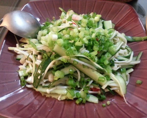 [米其林．小廚娘] 涼拌金針菇 : Eva一起做