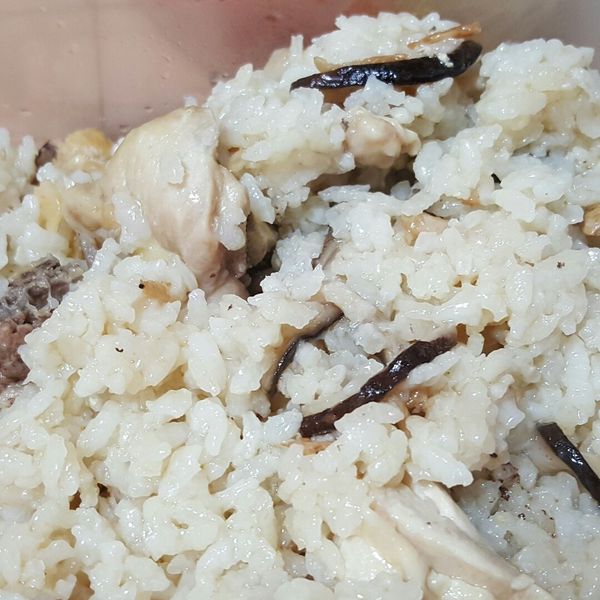 麻油雞飯：Jin 一起做