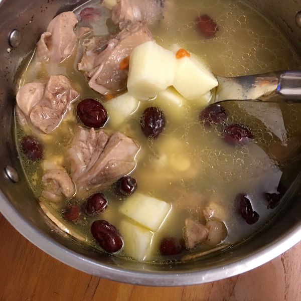 山藥紅棗枸杞雞湯 : 黃詩婷一起做