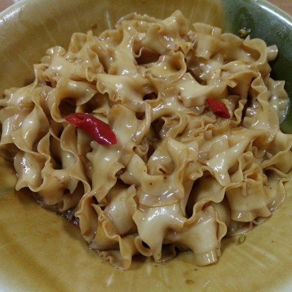 香辣酸溜乾拌麵：BeyBey 一起做