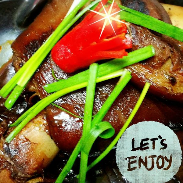 滷豬腳：Rowena Chen 一起做