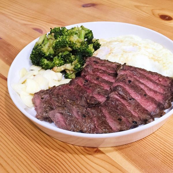 嫩煎牛排 : 施博瀚一起做