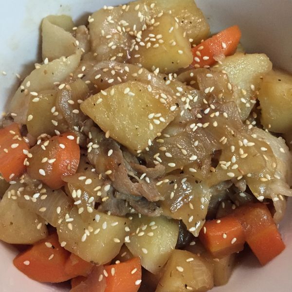 馬鈴薯燉肉（肉じゃが）：tina 一起做