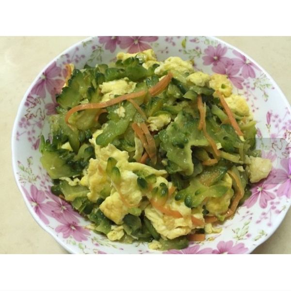 鹹蛋炒苦瓜：肖肖廚 一起做