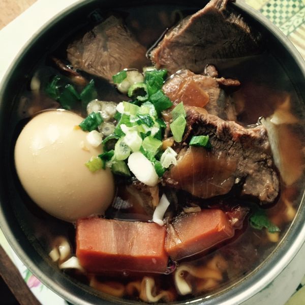 台式紅燒牛肉麵 : 芳舞月一起做