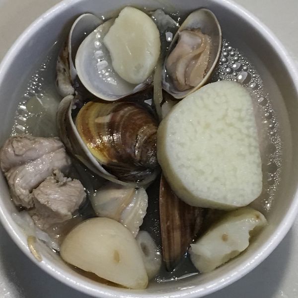 蒜味蛤蜊鮮雞湯 : 姜美華一起做