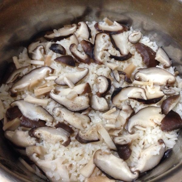 香菇炊飯 : 周大草一起做