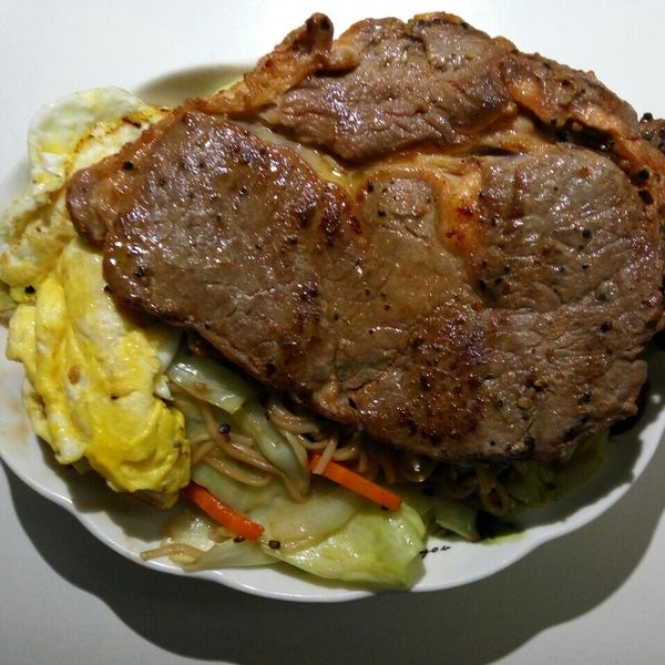 黑胡椒牛排鐵板麵【五木@好市多】 : Delia Hung一起做