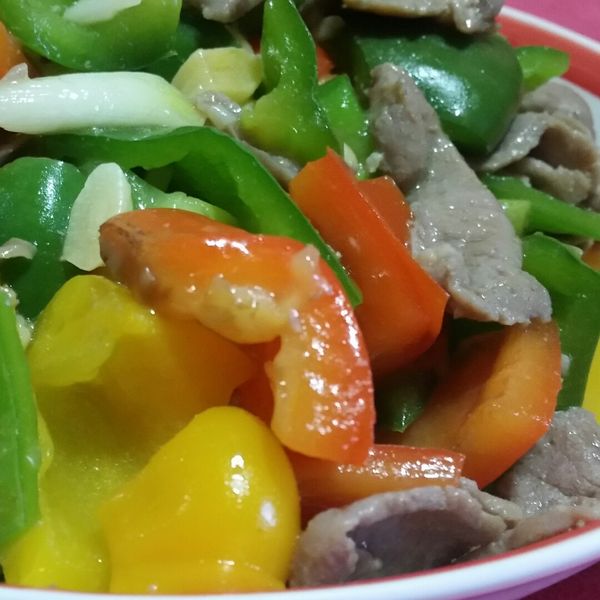 彩椒肉絲：李俐婷 一起做