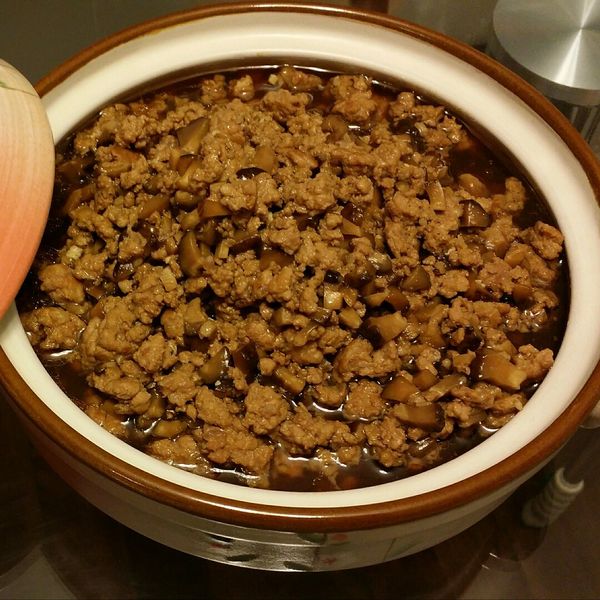 傳統香菇肉燥飯：Fifi 一起做