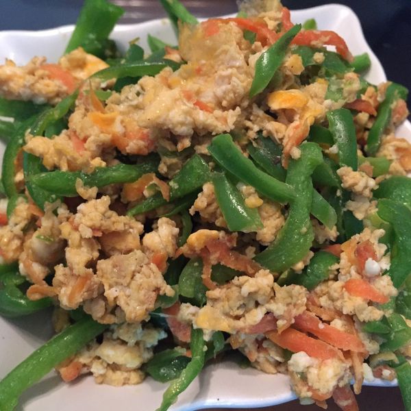 青椒炒蛋：Helen 一起做