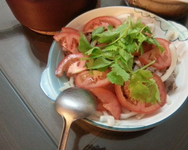 【哇菜影音食譜】泰式酸辣牛肉片：Eva 一起做