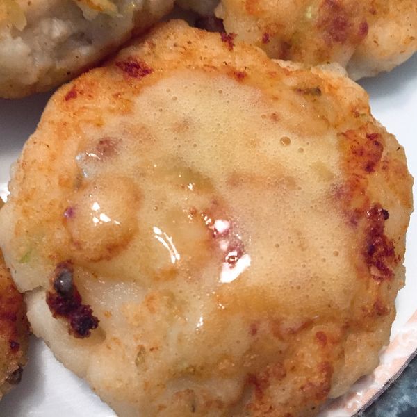 魚餅佐蒜味美乃滋：Helen 一起做