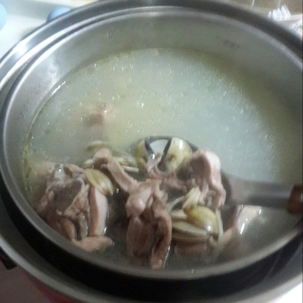 人妻的廚房--蛤蜊雞湯 : Ling Chen一起做