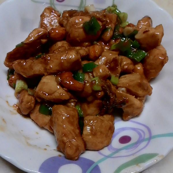 蜜汁腰果雞丁：銘麒媽媽 一起做