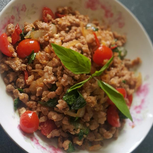 扒完三碗飯! 泰式打拋豬 食譜 : 蘇小咖一起做