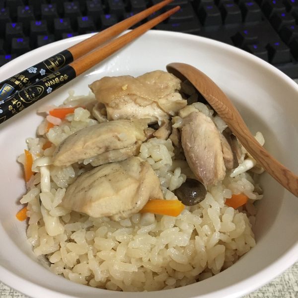 【電鍋食譜】野菇雞肉炊飯：羅斯汀 一起做