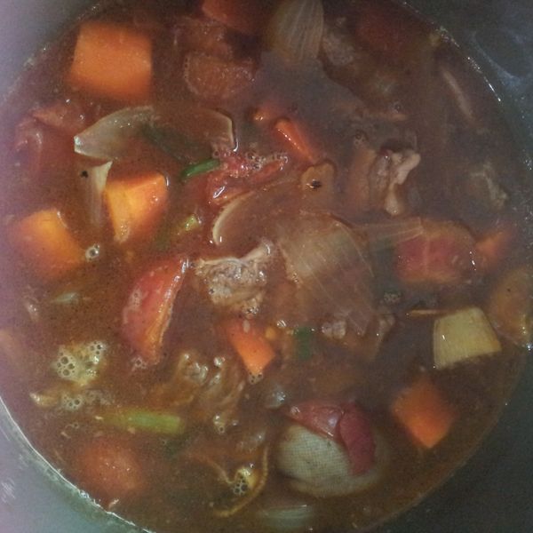 紅燒牛腩：秀如高 一起做