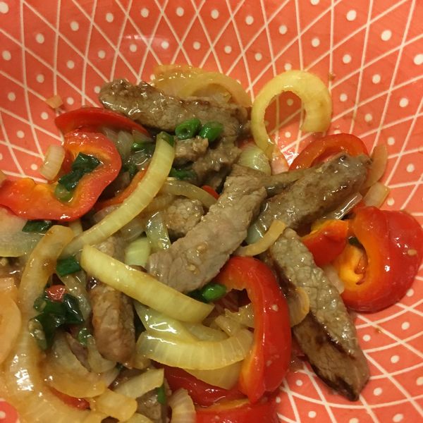 洋蔥牛肉 : Color Yen一起做