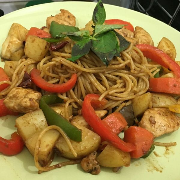 咖哩雞佐馬鈴薯義大利麵：N 一起做