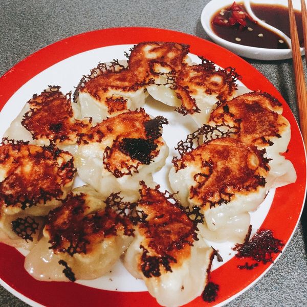 皮超脆日式煎餃(使用冷凍水餃) : 孃孃一起做