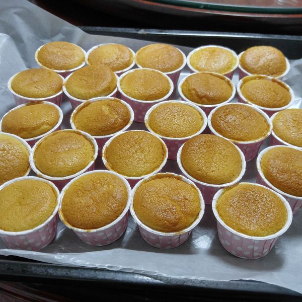 幸福小蛋糕：蜂蜜煉乳杯子蛋糕 : Lynn Wen一起做