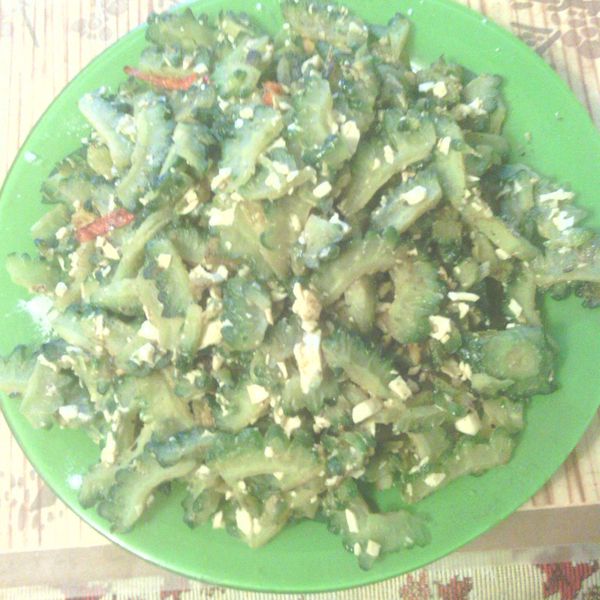 讓小孩也敢吃的鹹蛋苦瓜：愛吃客 一起做