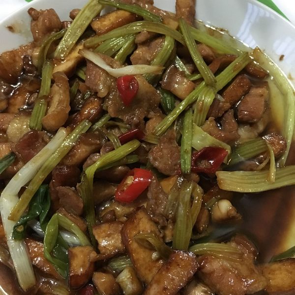 【粉豬兒】豆乾炒肉絲：Ya-Hui Cheng 一起做