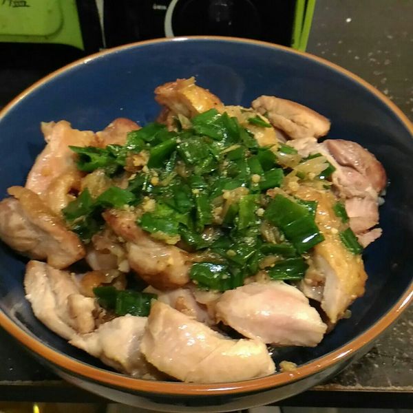 脆皮蔥油雞腿排：Louis 一起做