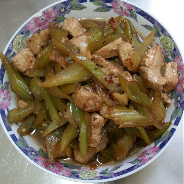 西芹炒雞柳 : 郭曉晴一起做