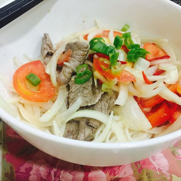 【哇菜影音食譜】泰式酸辣牛肉片：vivi_s 一起做