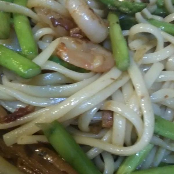 蒜味蘆筍培根義大利麵：Jian-Jhong Chen 一起做