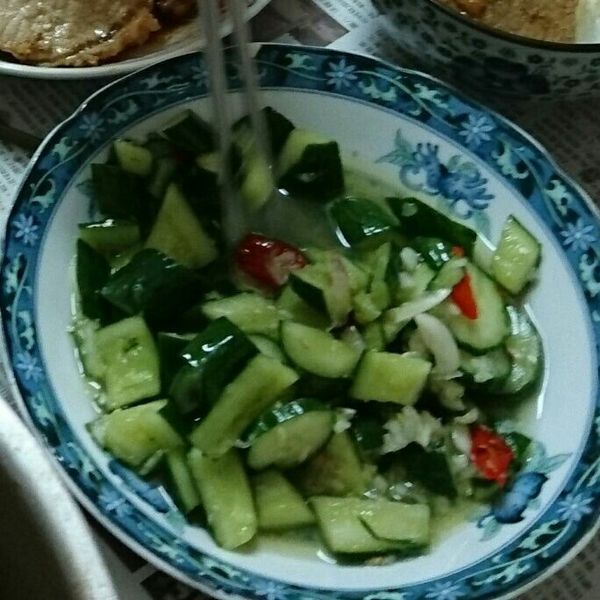 阿基師--涼拌小黃瓜快速入味法 : Vivi Liu一起做