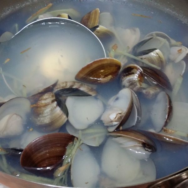 薑絲蛤蜊湯-紅標純米料理米酒 : 恩恩媽一起做