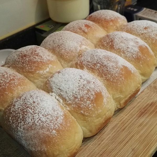 超鬆軟煉乳餐包：Debby Tung 一起做