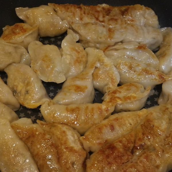 冰晶煎餃 : Yuan  Lin一起做