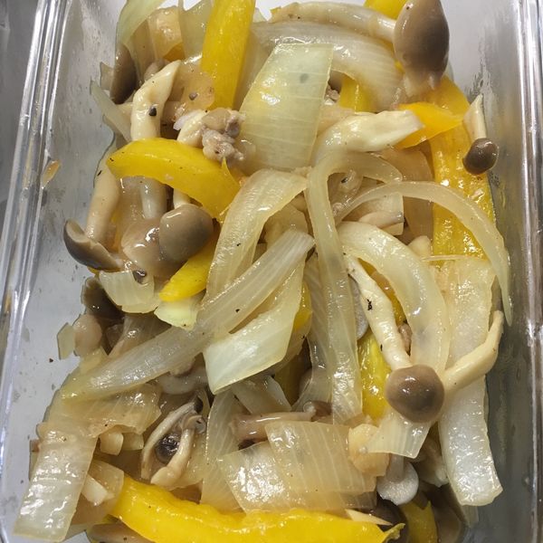 甜椒燴菇 : 脆梅一起做