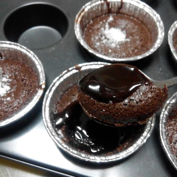 《應景情人節》法式巧克力熔岩蛋糕:Marina Chu 一起做