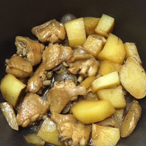 薯仔炆雞翼  Stewed Chicken Wings with Potato：Cindy Ting 一起做