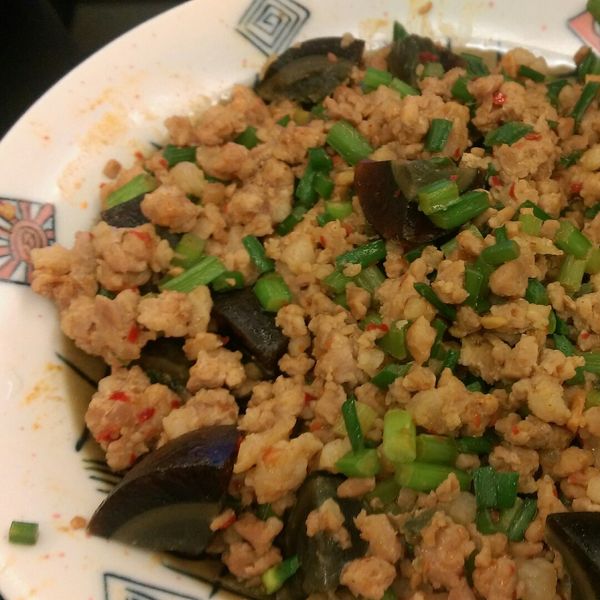 皮蛋蒼蠅頭：Queenie Ho 一起做