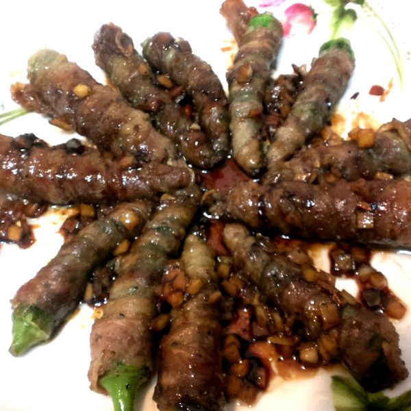 人妻的廚房--秋葵燒肉捲：Clair 一起做