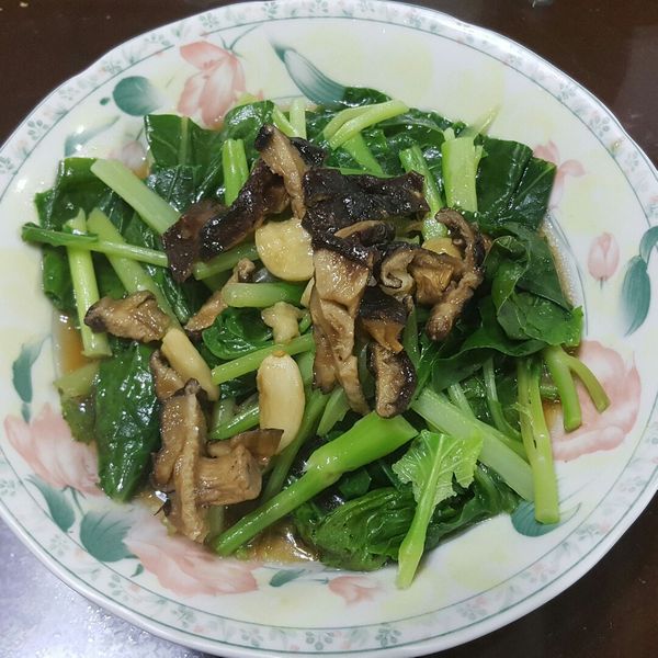 【粉豬兒】蠔油香菇芥蘭 : Chin Chung一起做