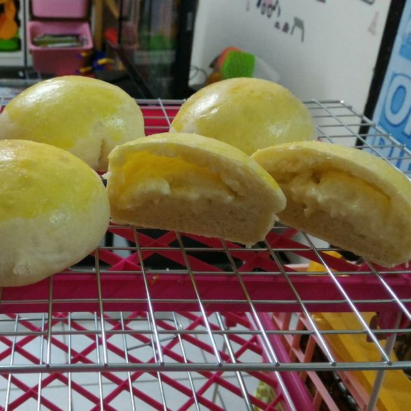 卡士達麵包（麵包機揉麵）：謝妮妮 一起做