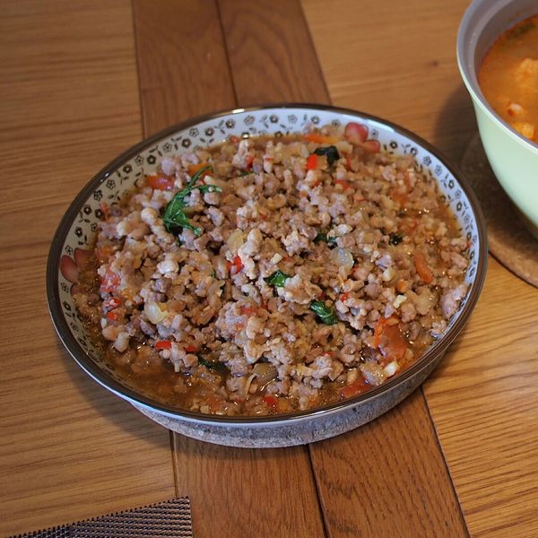 扒完三碗飯! 泰式打拋豬 食譜 : Kelly Chen一起做