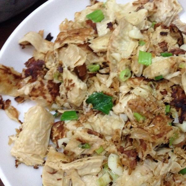 十分鐘常備菜-蔥蒜香炒豆皮：qaws 一起做