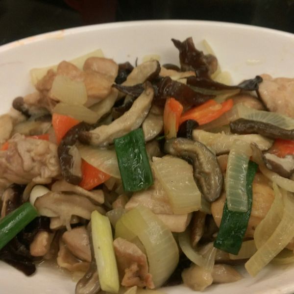 鮮香菇炒嫩雞：Queenie Ho 一起做