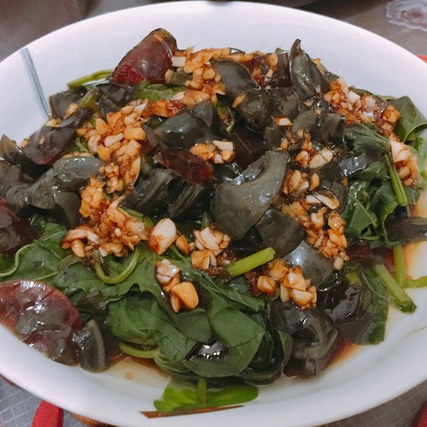 皮蛋地瓜葉(免油健康版) : 舞草一起做