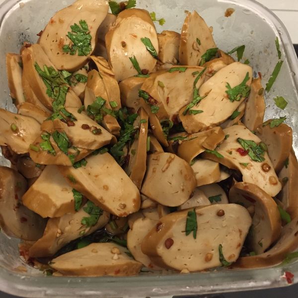 辣味涼拌素雞小黃瓜 : 黑麻麻黑白煮一起做