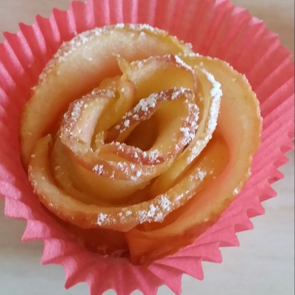 酥皮玫瑰蘋果派【HOLA幸福食堂】:蔡宜庭 一起做