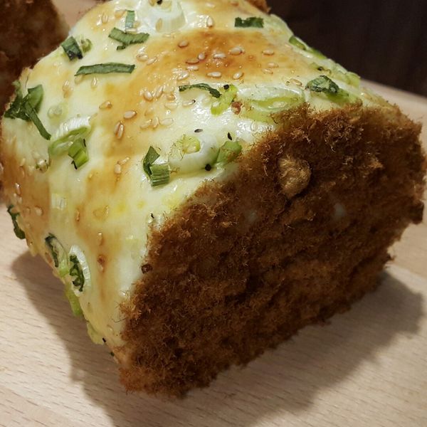 香蔥肉鬆麵包卷~(國際牌2000T)：楊惠萍 一起做